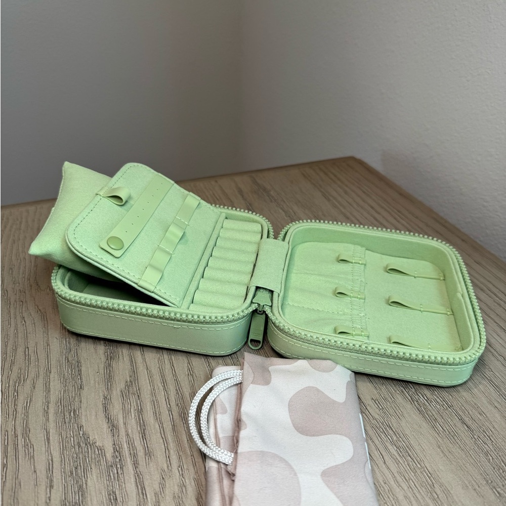 Dagne Dover Frankie Jewelry Case - Picture 2 of 2